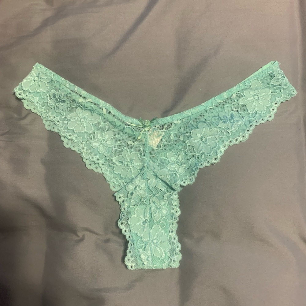Lace thong